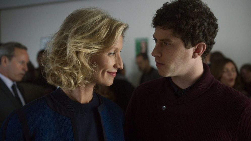 Alexandra Lamy y Finnegan Oldfield en Necesitamos tu Voto