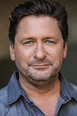 picture of actor Peter Holden