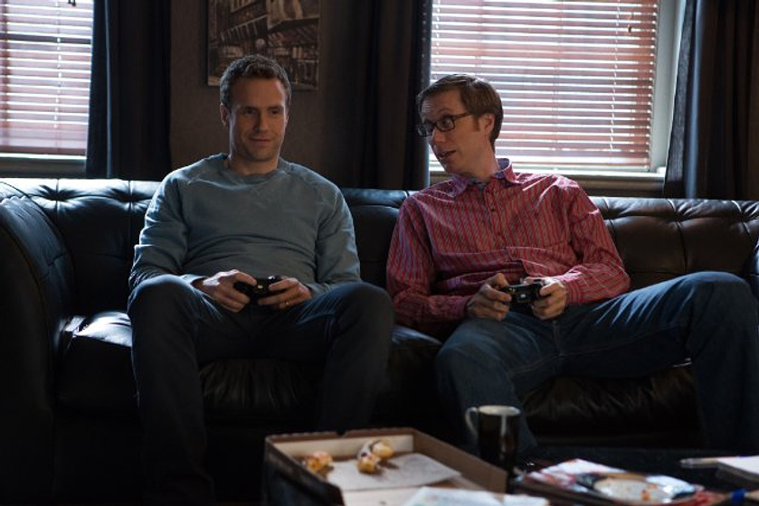 Rafe Spall y Stephen Merchant en Les doy un Año