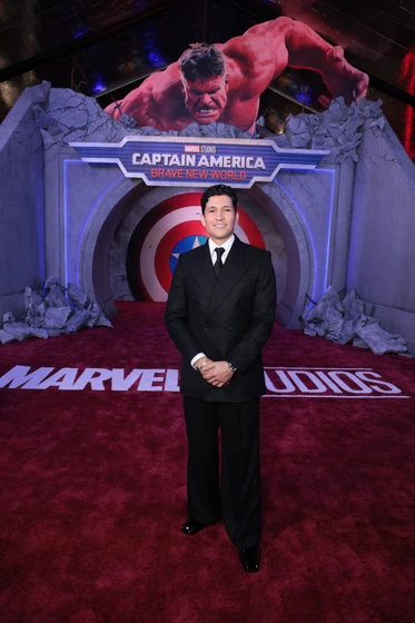 Danny Ramirez en Capitán América: Brave New World (Premiere en Los Angeles. Febrero 2025)