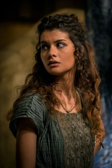Sofia Black-D'Elia en ben-hur