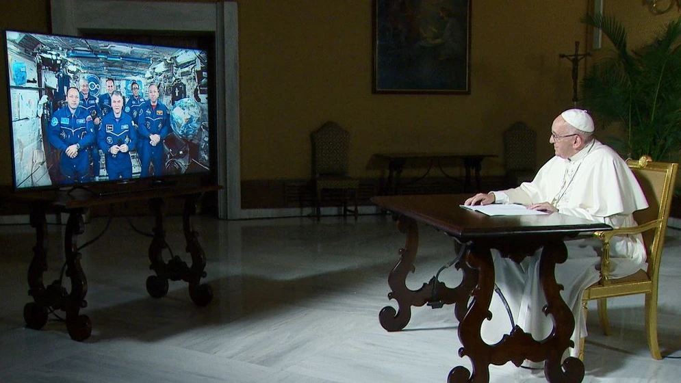 Imagen de in-viaggio-viajando-con-el-papa-francisco
