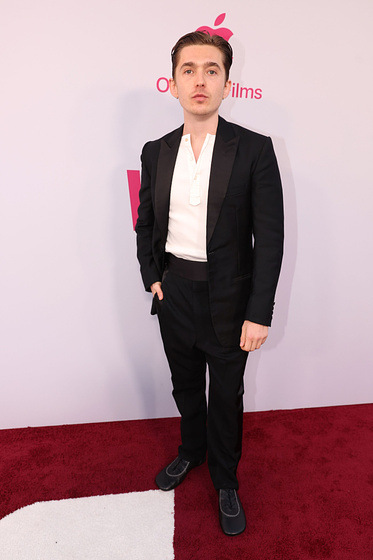 Austin Abrams en Wolfs (World Premiere. Septiembre 2024)