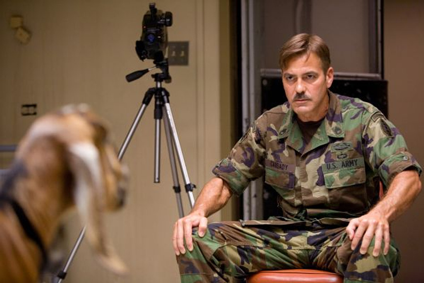 George Clooney en Los Hombres que Miraban Fijamente a las Cabras
