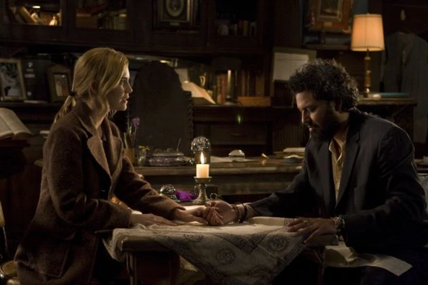 Alison Lohman y Dileep Rao en arrastrame-al-infierno
