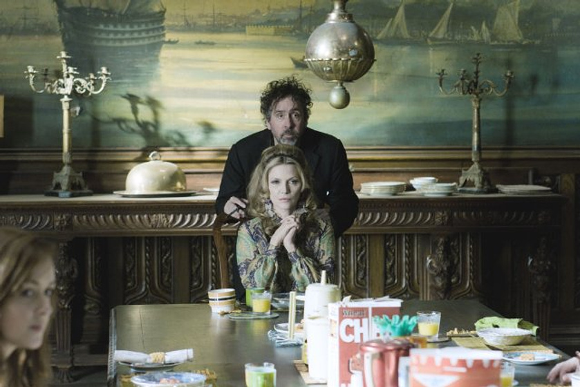 Tim Burton y Michelle Pfeiffer en Sombras tenebrosas