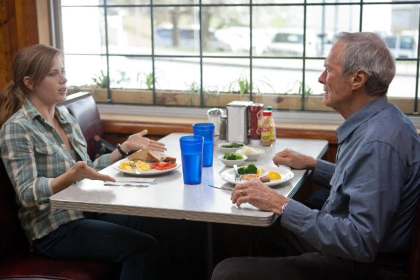 Clint Eastwood y Amy Adams en golpe-de-efecto