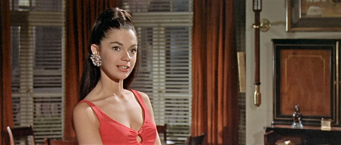 Virginia North en mas-peligrosas-que-los-hombres
