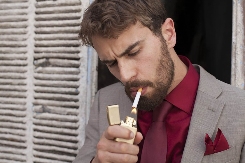 Theo James en Contra Todos