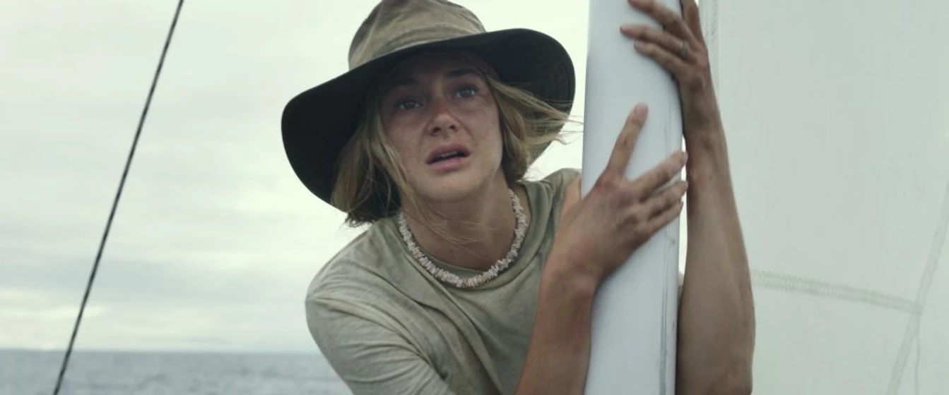 Shailene Woodley y Sam Claflin en a-la-deriva