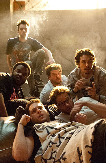 James Franco, Jay Baruchel, Seth Rogen, Jonah Hill, Danny McBride [IV] y Craig Robinson en Juerga hasta el fin