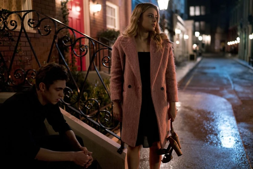 Josephine Langford y Hero Fiennes Tiffin en after-amor-infinito