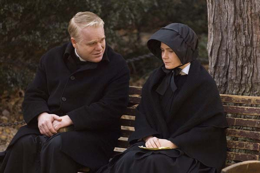 Philip Seymour Hoffman y Amy Adams en La Duda