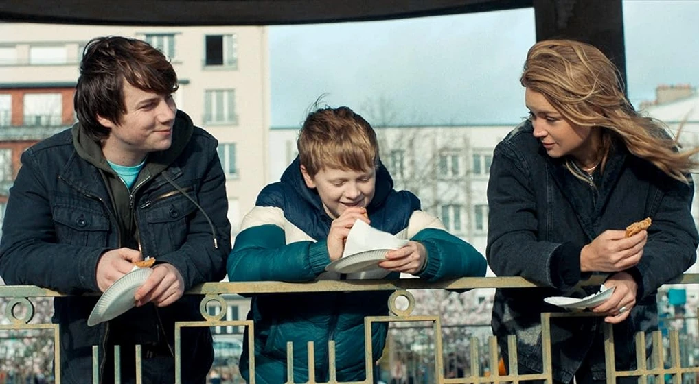 Virginie Efira, Félix Lefebvre y Alexis Tonetti en nada-que-perder-2023