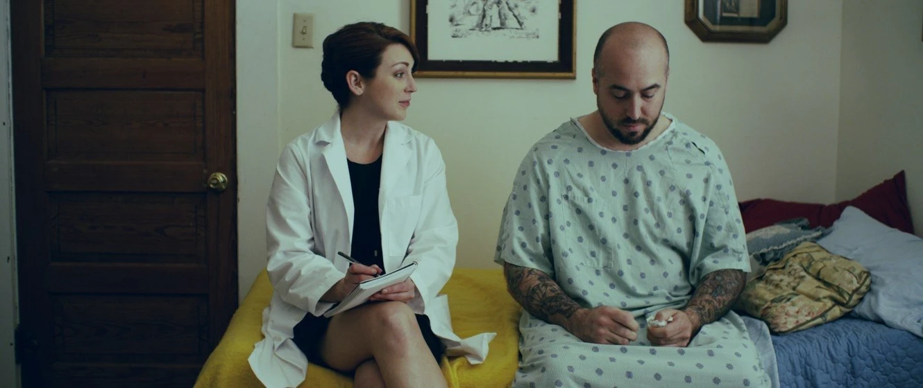 Arianne Martin y Joseph Spector en don-t-look-in-the-basement-2