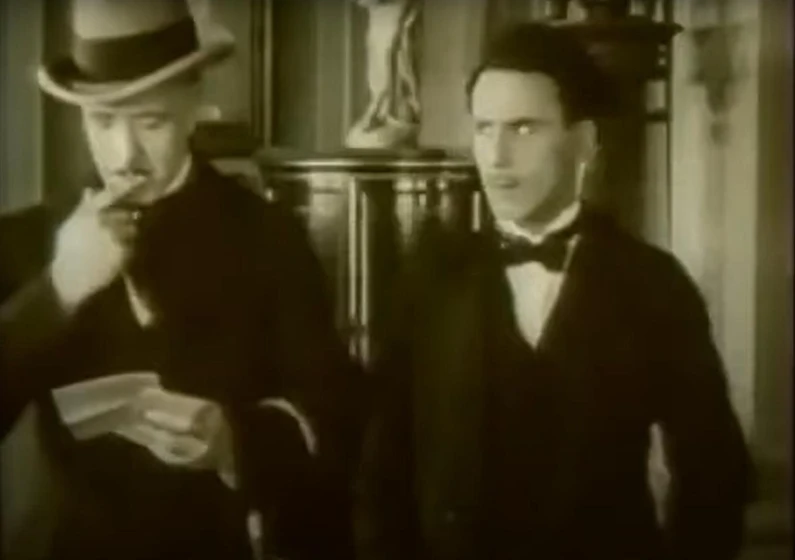 Lewis Stone y George Beranger en El Trono Vacante