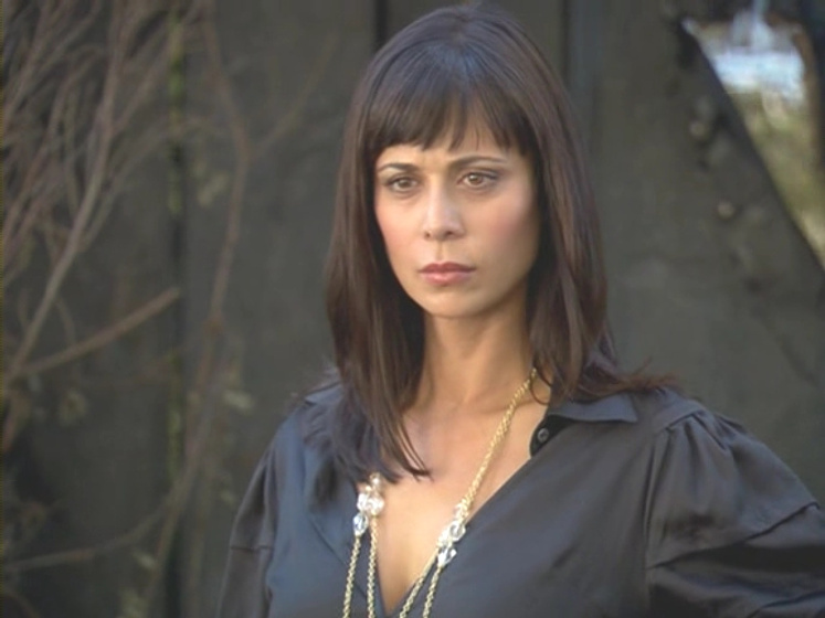 Catherine Bell en El Misterio de la Dama Gris