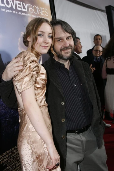 Peter Jackson y Saoirse Ronan en the-lovely-bones (Premiere en Los Angeles. Diciembre 2009)