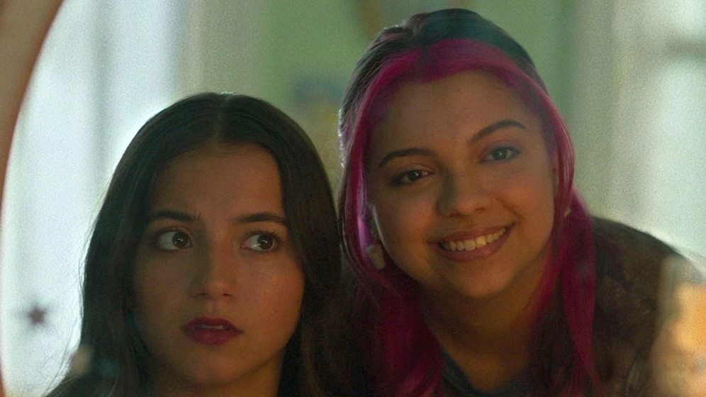 Isabela Moner y Cree Cicchino en mil-veces-hasta-siempre