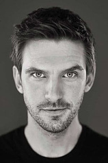 picture of actor Dan Stevens