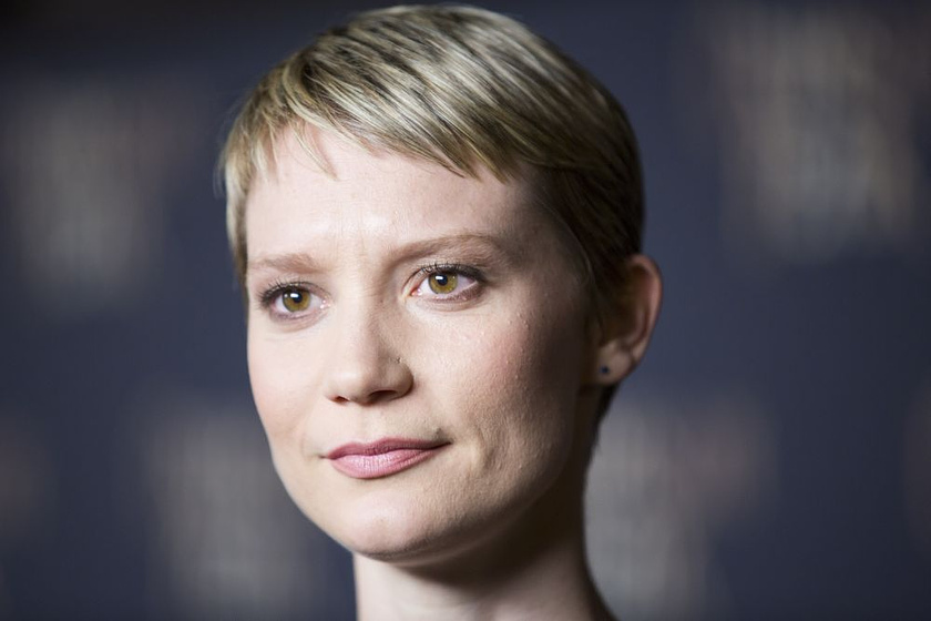 Mia Wasikowska en La Cumbre Escarlata (Photocall en Paris. Octubre 2015)