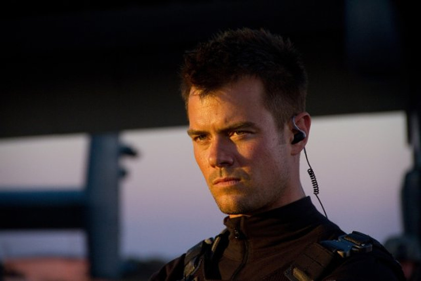 Josh Duhamel en Transformers: El lado oscuro de la Luna