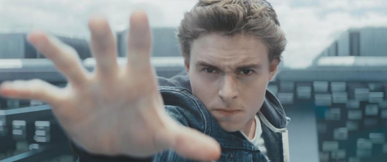 Callan McAuliffe en robots-la-invasion