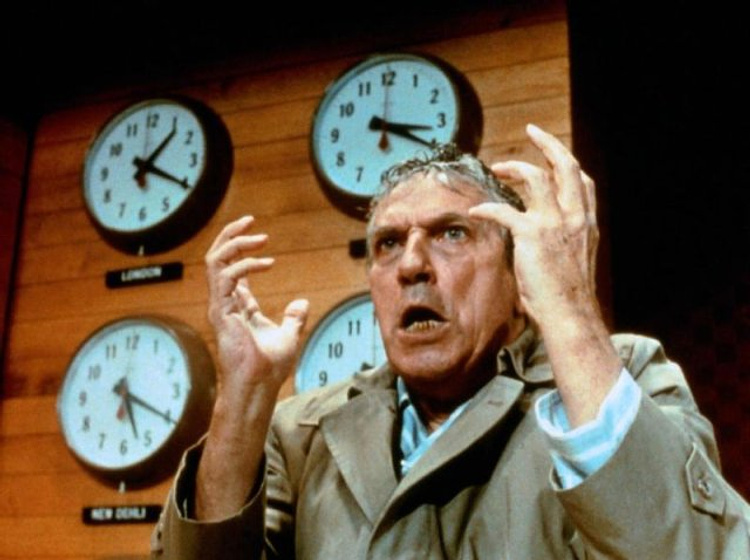 Peter Finch en Network, un Mundo Implacable