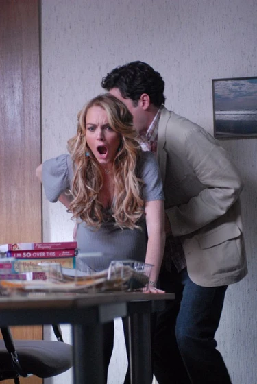 Lindsay Lohan y Chris Parnell en un-trabajo-embarazoso