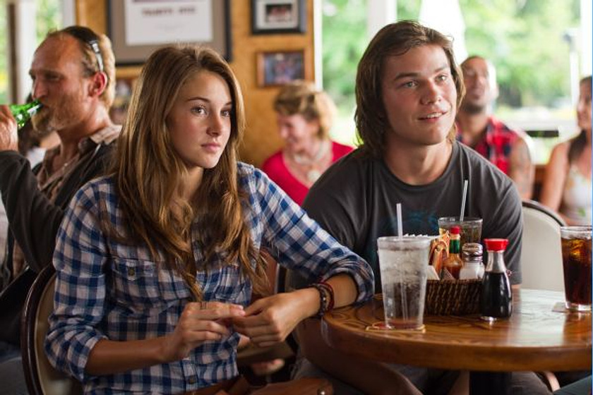 Shailene Woodley y Nick Krause en Los Descendientes