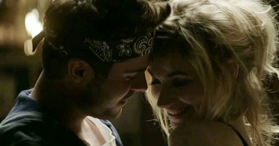 Imogen Poots y Zac Efron en That Awkward Moment
