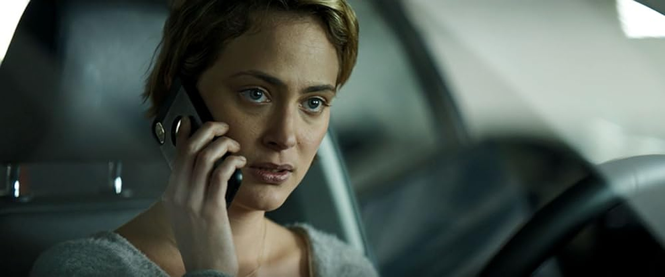 Nora Arnezeder en Combustión Instantánea