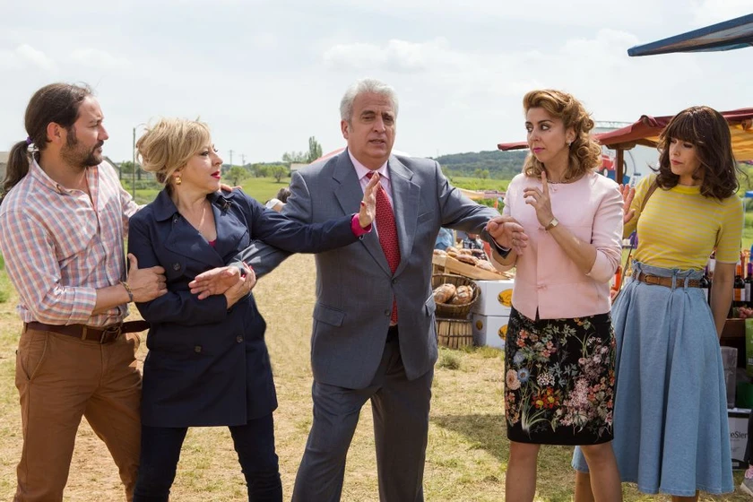 Carmen Machi, José Luis Santos, Carmen Ruiz [III], Belén Cuesta y Leo Harlem en villaviciosa-de-al-lado