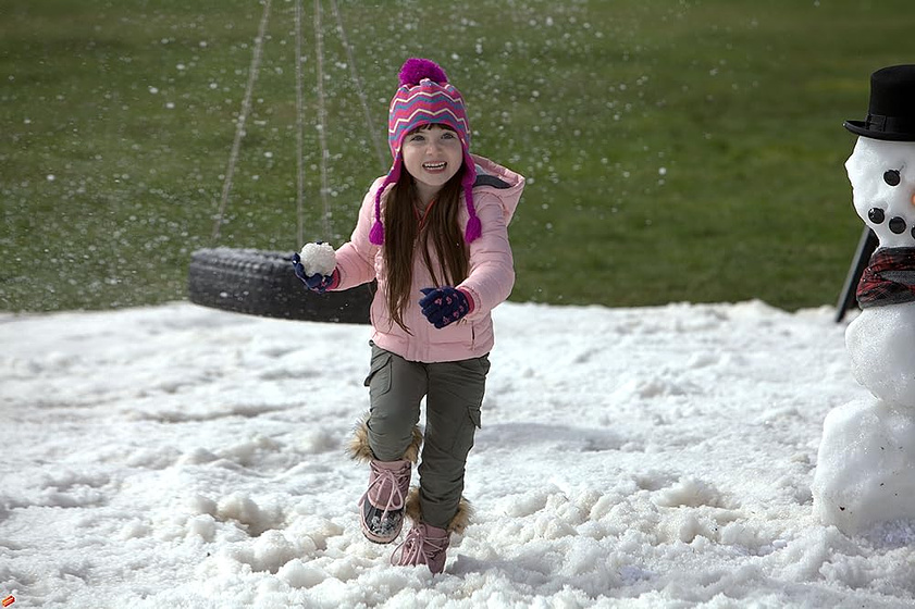 Kennedi Clements en otro-padre-en-apuros