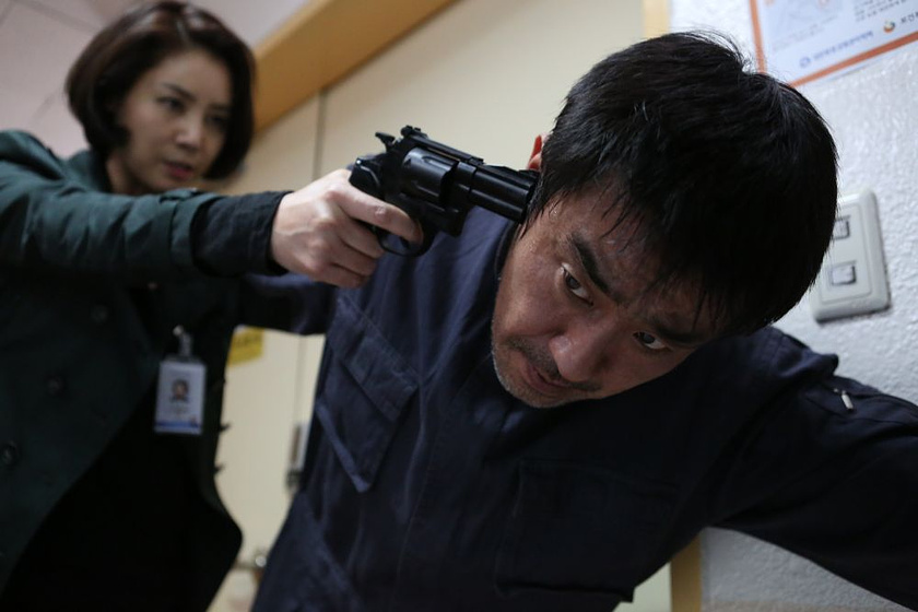 Seung-Ryong Ryu y Kim Sung-Ryoung en The Target