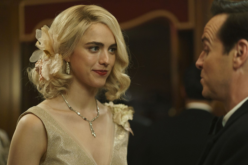 Andrew Scott y Margaret Qualley en blue-moon-2025