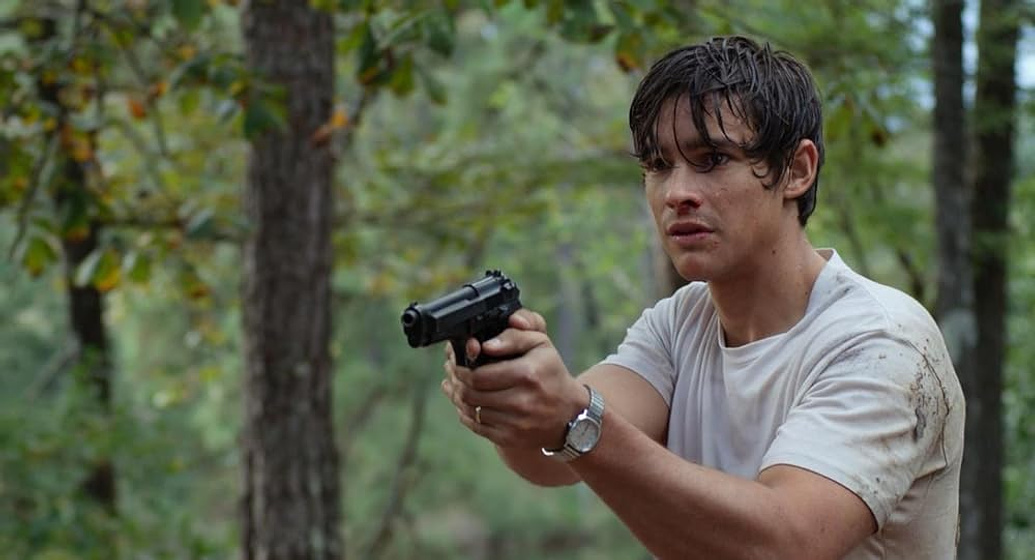 Brenton Thwaites en a-violent-separation