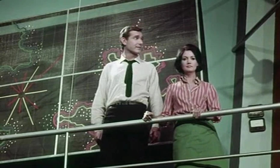 Zena Marshall y Simon Oates en the-terrornauts