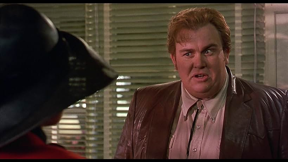 John Candy en quien-es-harry-crumb