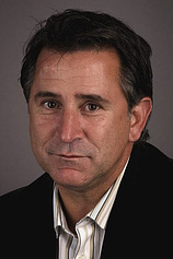 photo of person Anthony LaPaglia