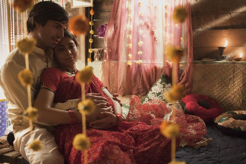 Shriya Saran y Satya Bhabha en Hijos de la medianoche