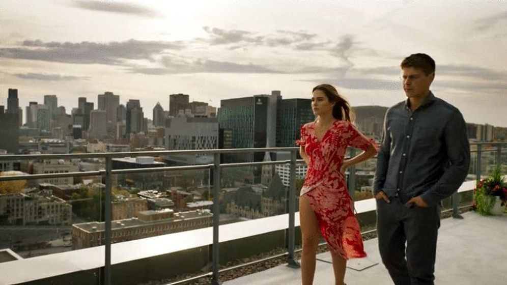 Eric Bruneau y Maripier Morin en La Caída del Imperio Americano