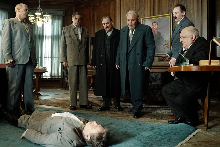 Steve Buscemi, Paddy Considine, Paul Whitehouse, Dermot Crowley y Simon Russell Beale en La Muerte de Stalin