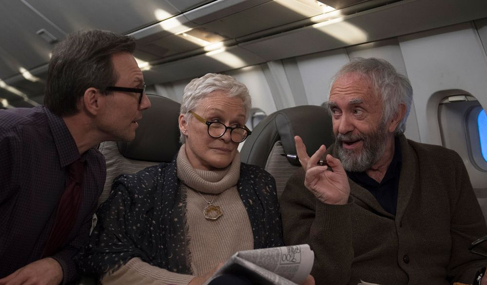 Christian Slater, Jonathan Pryce y Glenn Close en La Buena Esposa