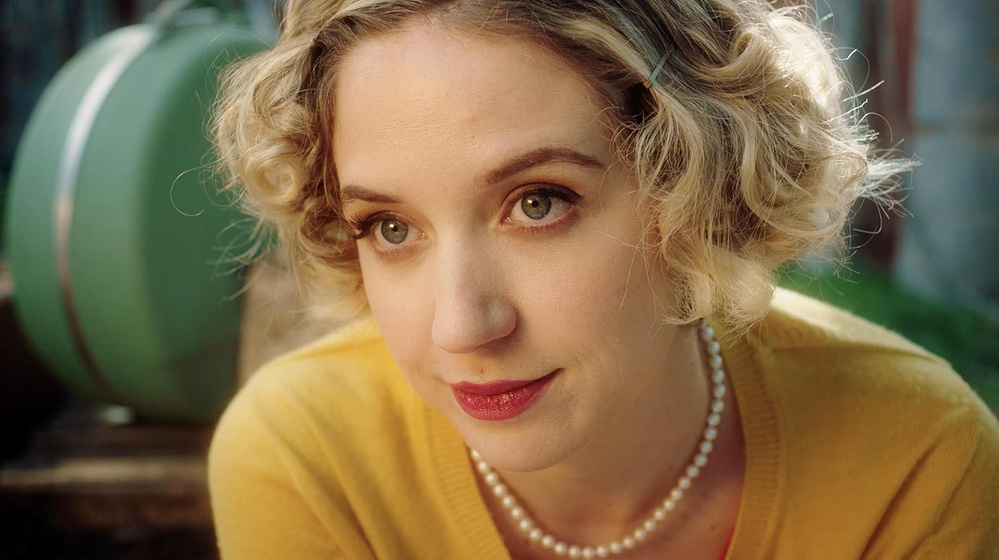 Alyssa Suede en Ghosted