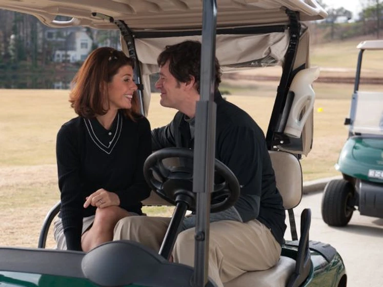Marisa Tomei y Tom Everett Scott en abuelos-al-poder