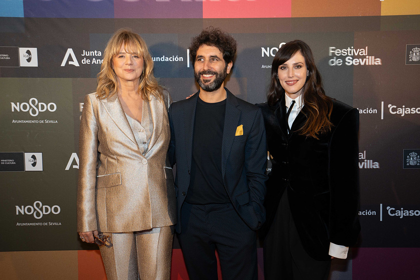 Emma Suárez, Aitor Echeverria y Natalia de Molina en Desmontando un Elefante (Festival de Sevilla. Noviembre 2024)