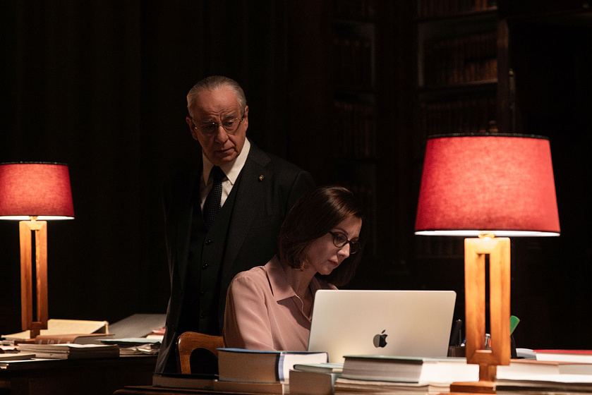 Toni Servillo y Anna Ferzetti en La Grazia