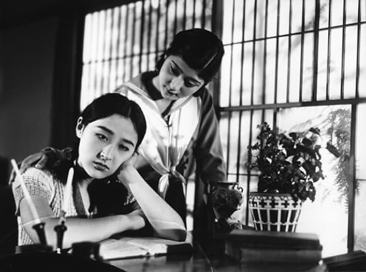 Sanae Takasugi y Yumeko Aizome en Nuestra Vecina, La Señorita Yae