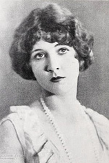 picture of actor Julanne Johnston